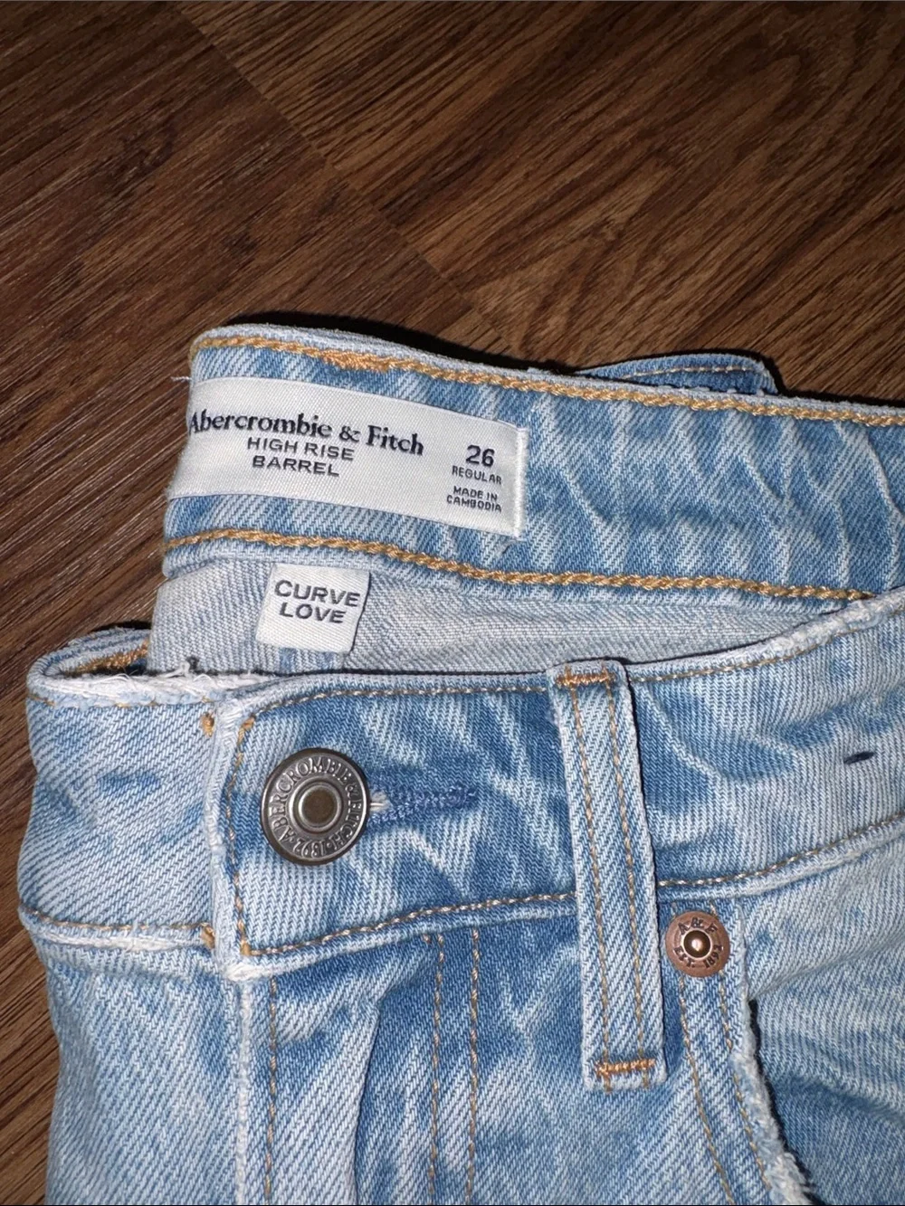CURVE LOVE High Waisted Light Wash Barrel Jean - Picture 2 of 2